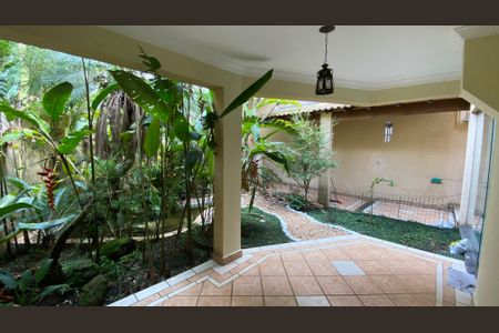 Casa para alugar com 317m², 5 quartos e 2 vagas Casa para alugar com 317m², 5 quartos e 2 vagasCasa 1 - Quintal