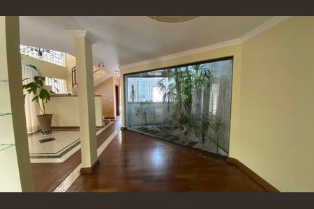 Casa para alugar com 317m², 5 quartos e 2 vagas Casa para alugar com 317m², 5 quartos e 2 vagasCasa 1 - Sala