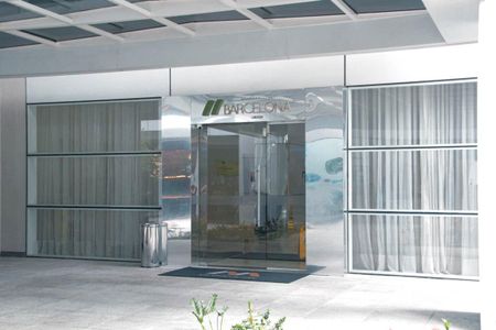 Apartamento para alugar com 56m², 1 quarto e 2 vagas Apartamento para alugar com 56m², 1 quarto e 2 vagasFachada