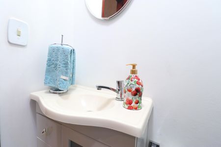 Casa para alugar com 230m², 4 quartos e 1 vagaLavabo