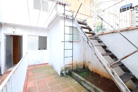 Casa para alugar com 230m², 4 quartos e 1 vagaQuintal