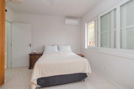 Casa à venda com 280m², 4 quartos e 4 vagasSuíte