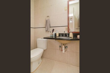 Casa à venda com 280m², 4 quartos e 4 vagasBanheiro da Suíte