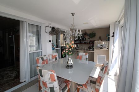 Apartamento à venda com 136m², 3 quartos e 3 vagasSala - Varanda