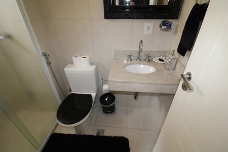 Apartamento à venda com 136m², 3 quartos e 3 vagasQuarto 2 - Banheiro