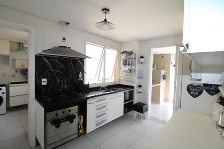 Apartamento à venda com 136m², 3 quartos e 3 vagasCozinha