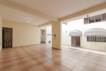 Casa para alugar com 440m², 7 quartos e 4 vagas Casa para alugar com 440m², 7 quartos e 4 vagasÁrea comum - Churrasqueira