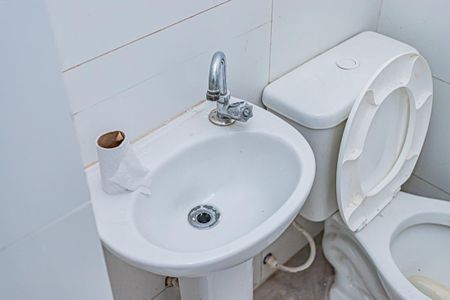 Casa à venda com 248m², 2 quartos e 1 vagaBanheiro suite