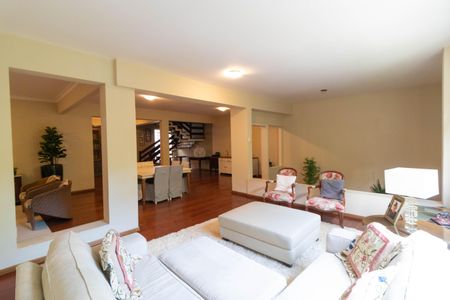 Casa à venda com 618m², 4 quartos e 4 vagas Casa à venda com 618m², 4 quartos e 4 vagasSala 2