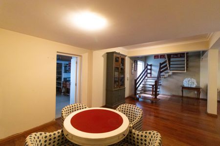 Casa à venda com 618m², 4 quartos e 4 vagas Casa à venda com 618m², 4 quartos e 4 vagasSala de Jantar 2