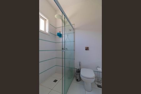 Casa à venda com 618m², 4 quartos e 4 vagas Casa à venda com 618m², 4 quartos e 4 vagasBanheiro da Suíte 4