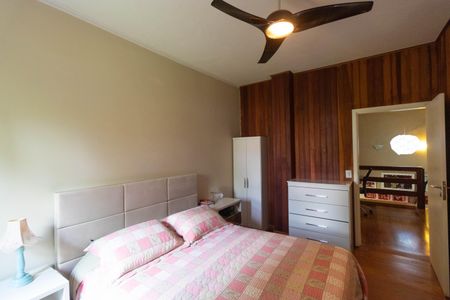 Casa à venda com 618m², 4 quartos e 4 vagas Casa à venda com 618m², 4 quartos e 4 vagasSuíte 2