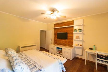 Casa à venda com 618m², 4 quartos e 4 vagas Casa à venda com 618m², 4 quartos e 4 vagasSuíte 1