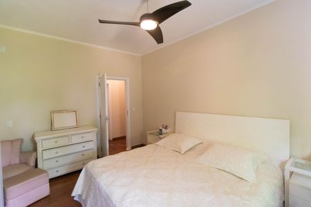 Casa à venda com 618m², 4 quartos e 4 vagas Casa à venda com 618m², 4 quartos e 4 vagasSuíte 3