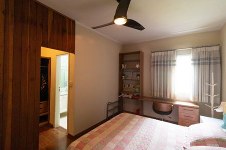 Casa à venda com 618m², 4 quartos e 4 vagas Casa à venda com 618m², 4 quartos e 4 vagasSuíte 2