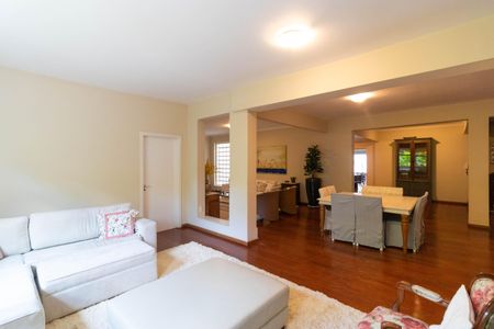 Casa à venda com 618m², 4 quartos e 4 vagas Casa à venda com 618m², 4 quartos e 4 vagasSala 2