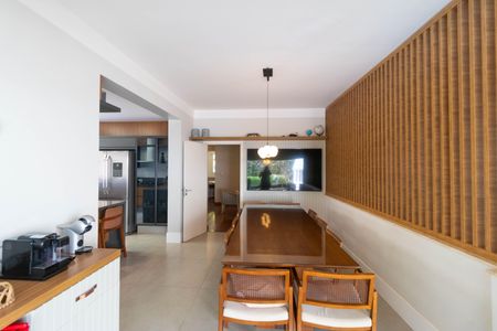 Casa à venda com 618m², 4 quartos e 4 vagas Casa à venda com 618m², 4 quartos e 4 vagasCopa