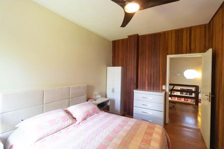 Casa à venda com 618m², 4 quartos e 4 vagas Casa à venda com 618m², 4 quartos e 4 vagasSuíte 2