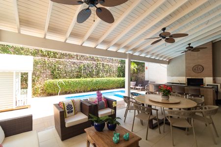 Casa à venda com 618m², 4 quartos e 4 vagas Casa à venda com 618m², 4 quartos e 4 vagasChurrasqueira