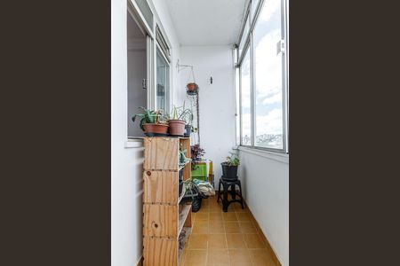 Apartamento à venda com 100m², 2 quartos e sem vagaSacada