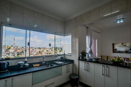 Casa à venda com 255m², 3 quartos e 4 vagas Casa à venda com 255m², 3 quartos e 4 vagasCozinha