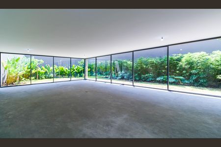 Casa de condomínio à venda com 707m², 5 quartos e 6 vagas Casa de condomínio à venda com 707m², 5 quartos e 6 vagasSala