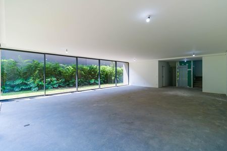 Casa de condomínio à venda com 707m², 5 quartos e 6 vagas Casa de condomínio à venda com 707m², 5 quartos e 6 vagasSala