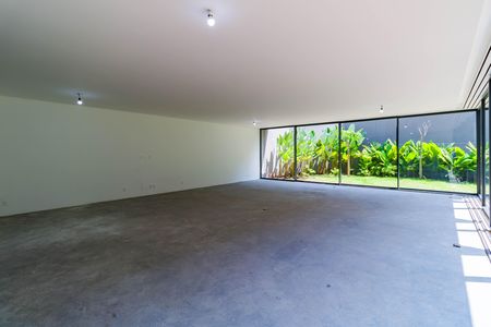 Casa de condomínio à venda com 707m², 5 quartos e 6 vagas Casa de condomínio à venda com 707m², 5 quartos e 6 vagasSala