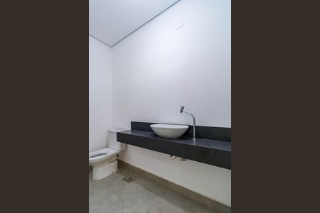 Casa de condomínio à venda com 707m², 5 quartos e 6 vagas Casa de condomínio à venda com 707m², 5 quartos e 6 vagasBanheiro do Quarto 5