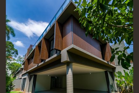 Casa de condomínio à venda com 707m², 5 quartos e 6 vagas Casa de condomínio à venda com 707m², 5 quartos e 6 vagasÁrea comum