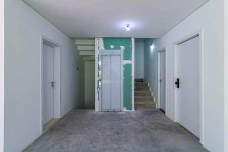 Casa de condomínio à venda com 707m², 5 quartos e 6 vagas Casa de condomínio à venda com 707m², 5 quartos e 6 vagasEntrada