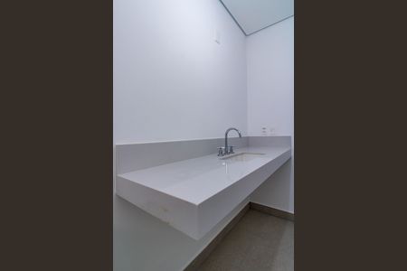 Casa de condomínio à venda com 707m², 5 quartos e 6 vagas Casa de condomínio à venda com 707m², 5 quartos e 6 vagasBanheiro do Quarto 3