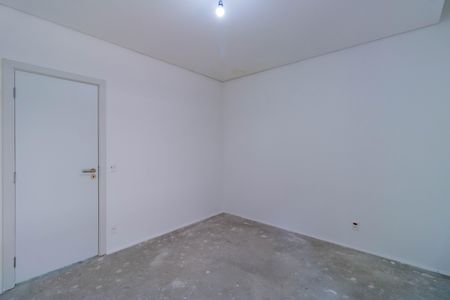 Casa de condomínio à venda com 707m², 5 quartos e 6 vagas Casa de condomínio à venda com 707m², 5 quartos e 6 vagasQuarto 5