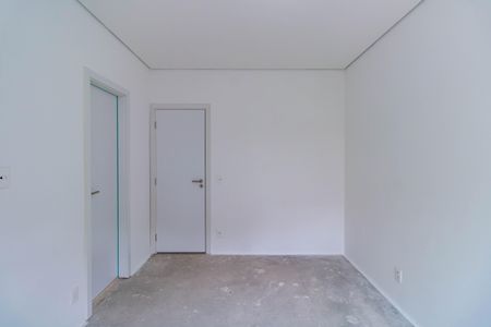 Casa de condomínio à venda com 707m², 5 quartos e 6 vagas Casa de condomínio à venda com 707m², 5 quartos e 6 vagasQuarto 3