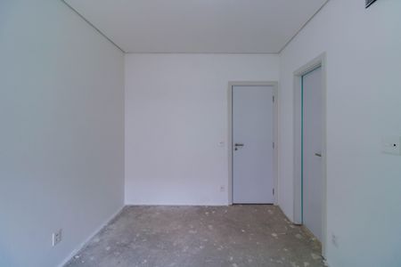 Casa de condomínio à venda com 707m², 5 quartos e 6 vagas Casa de condomínio à venda com 707m², 5 quartos e 6 vagasQuarto 2