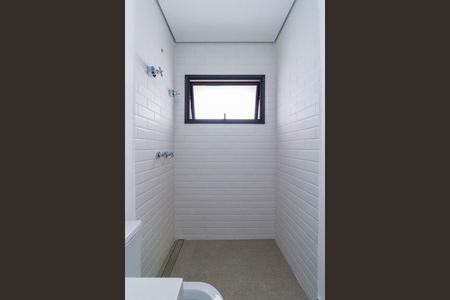 Casa de condomínio à venda com 707m², 5 quartos e 6 vagas Casa de condomínio à venda com 707m², 5 quartos e 6 vagasBanheiro do Quarto 2