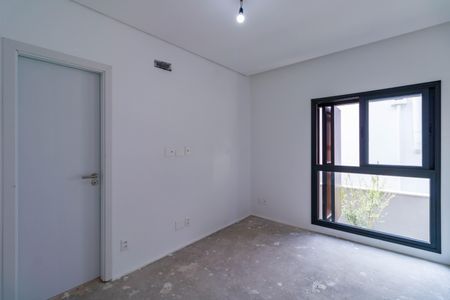 Casa de condomínio à venda com 707m², 5 quartos e 6 vagas Casa de condomínio à venda com 707m², 5 quartos e 6 vagasQuarto 2