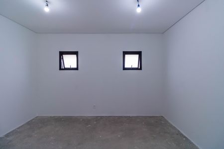 Casa de condomínio à venda com 707m², 5 quartos e 6 vagas Casa de condomínio à venda com 707m², 5 quartos e 6 vagasQuarto 4