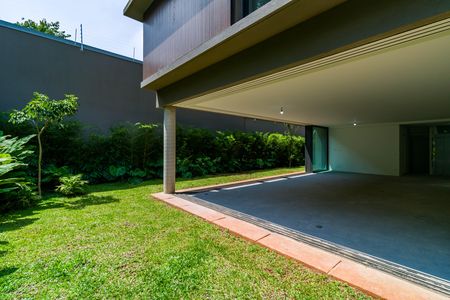 Casa de condomínio à venda com 707m², 5 quartos e 6 vagas Casa de condomínio à venda com 707m², 5 quartos e 6 vagasÁrea comum