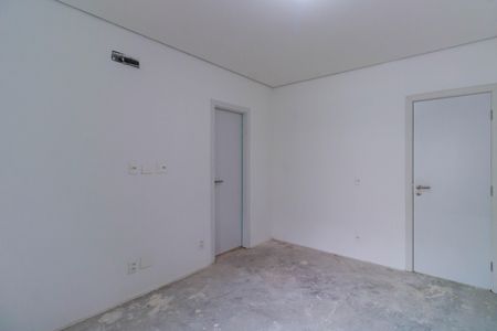 Casa de condomínio à venda com 707m², 5 quartos e 6 vagas Casa de condomínio à venda com 707m², 5 quartos e 6 vagasQuarto 1