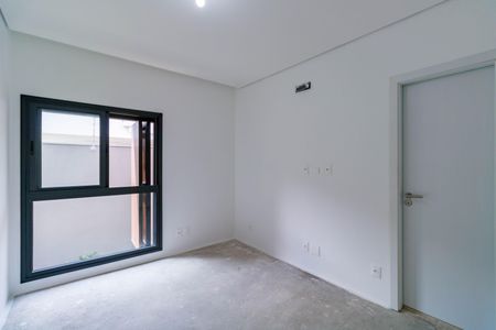 Casa de condomínio à venda com 707m², 5 quartos e 6 vagas Casa de condomínio à venda com 707m², 5 quartos e 6 vagasQuarto 3