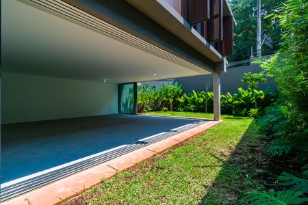 Casa de condomínio à venda com 707m², 5 quartos e 6 vagas Casa de condomínio à venda com 707m², 5 quartos e 6 vagasÁrea comum