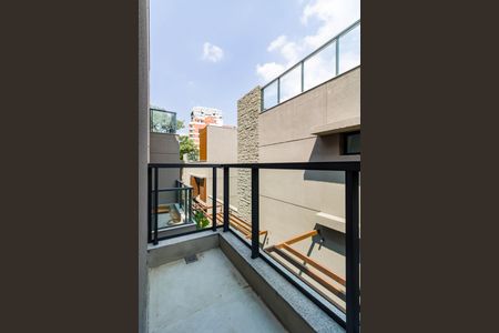 Casa de condomínio à venda com 707m², 5 quartos e 6 vagas Casa de condomínio à venda com 707m², 5 quartos e 6 vagasEntrada