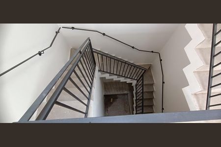 Casa de condomínio à venda com 523m², 4 quartos e 4 vagasEscada