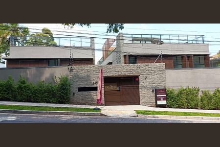 Casa de condomínio à venda com 523m², 4 quartos e 4 vagasFachada