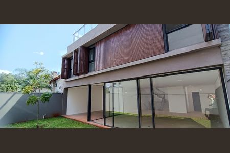 Casa de condomínio à venda com 523m², 4 quartos e 4 vagasFachada