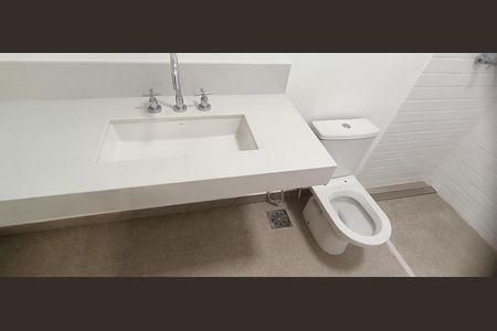 Casa de condomínio à venda com 523m², 4 quartos e 4 vagasBanheiro da Suíte 1