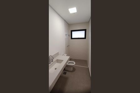 Casa de condomínio à venda com 523m², 4 quartos e 4 vagasBanheiro da Suíte 2