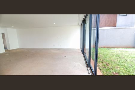 Casa de condomínio à venda com 523m², 4 quartos e 4 vagasSala