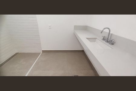 Casa de condomínio à venda com 523m², 4 quartos e 4 vagasBanheiro 2 da Suíte Máster